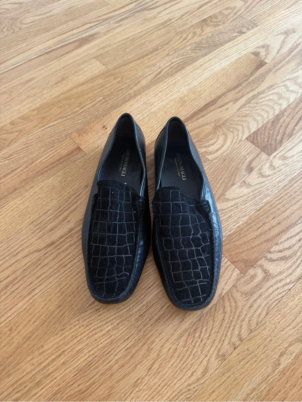 Bruno Magli men’s black loafers reptile print
